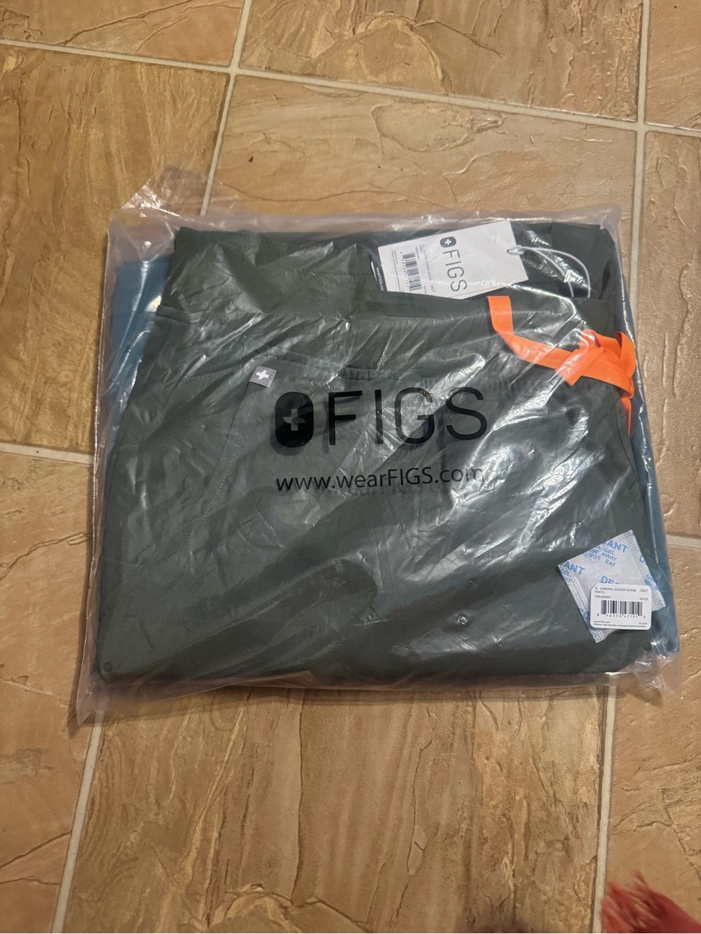 Figs Track Pants & Joggers in Olive Green